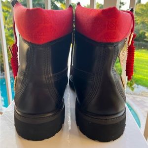 Timberland  size 10 no box light wear and tear must go!